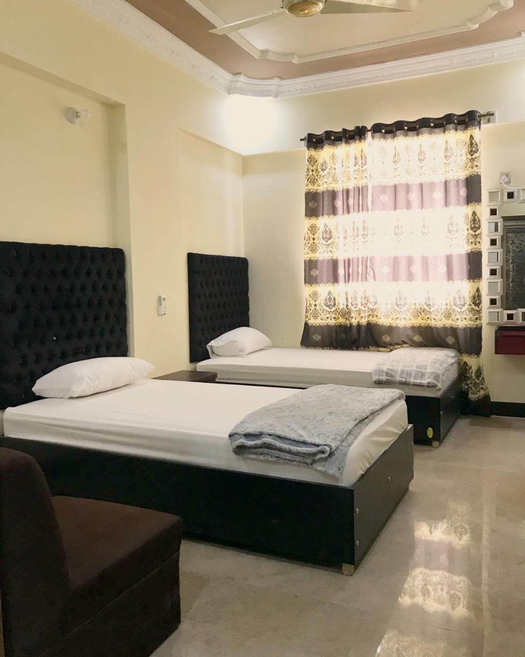 Hotel Second Home Карачи Екстериор снимка